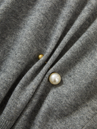 Frankie Pullover With Pearl Pin in Medium Heather Grey