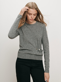 Frankie Pullover With Pearl Pin in Medium Heather Grey