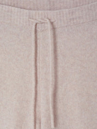 Close up of the ribbed waistband and drawstring on the American Vintage Damsville joggers in Melange Dust