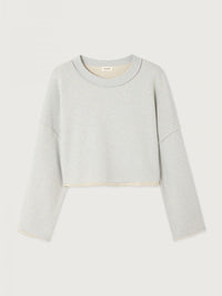 Flat lay of the American Vintage Dantown Pullover in Melange Sky Blue, a cropped crew neck sweatshirt