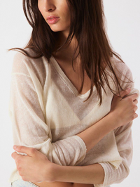 Close-up of the Epaky Top in ecru by American Vintage with relaxed V-neckline