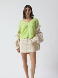 AMERICAN VINTAGE Nuggy Sweater in Citronnade Fluo Chine in Citronnade Fluo Chine – Image 4