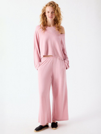 Front view of the Pojy Tee in Eglantine Vintage by American Vintage, styled with matching wide-leg pants