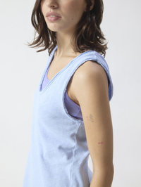 Side view of the Sonoma Tank in Splash Vintage by American Vintage, featuring a V-neckline