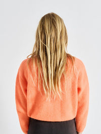 AMERICAN VINTAGE Vitow Sweater in Carotte Fluo Chine in Carotte Fluo Chine – Image 2