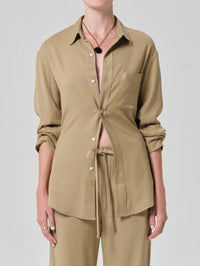 CITIZENS OF HUMANITY Kayla Shirt in Portofino Twill in Mojave in Mojave – Image 1