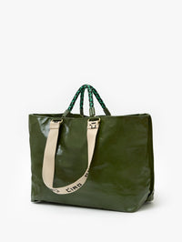 CLARE V. Grande Bateau Tote - Crinkle Patent in Army – Image 4