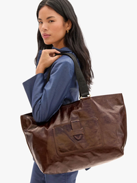 Grande Bateau Leather Tote in Mocha