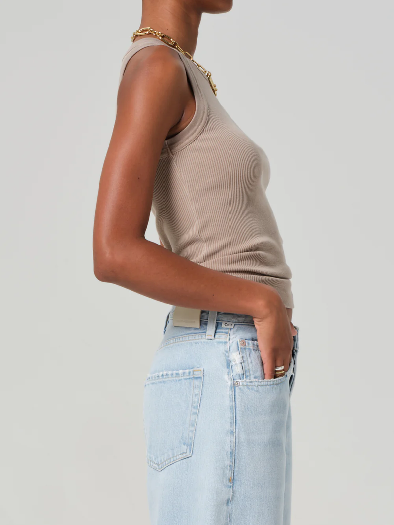 Isabel Rib Tank in Sandatlas