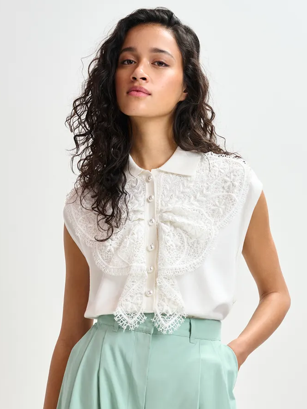 Ihelly Sleeveless Lace Polo