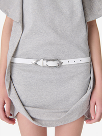 IRO Cuff B Thin Leather Belt in PORCELAIN – Image 4