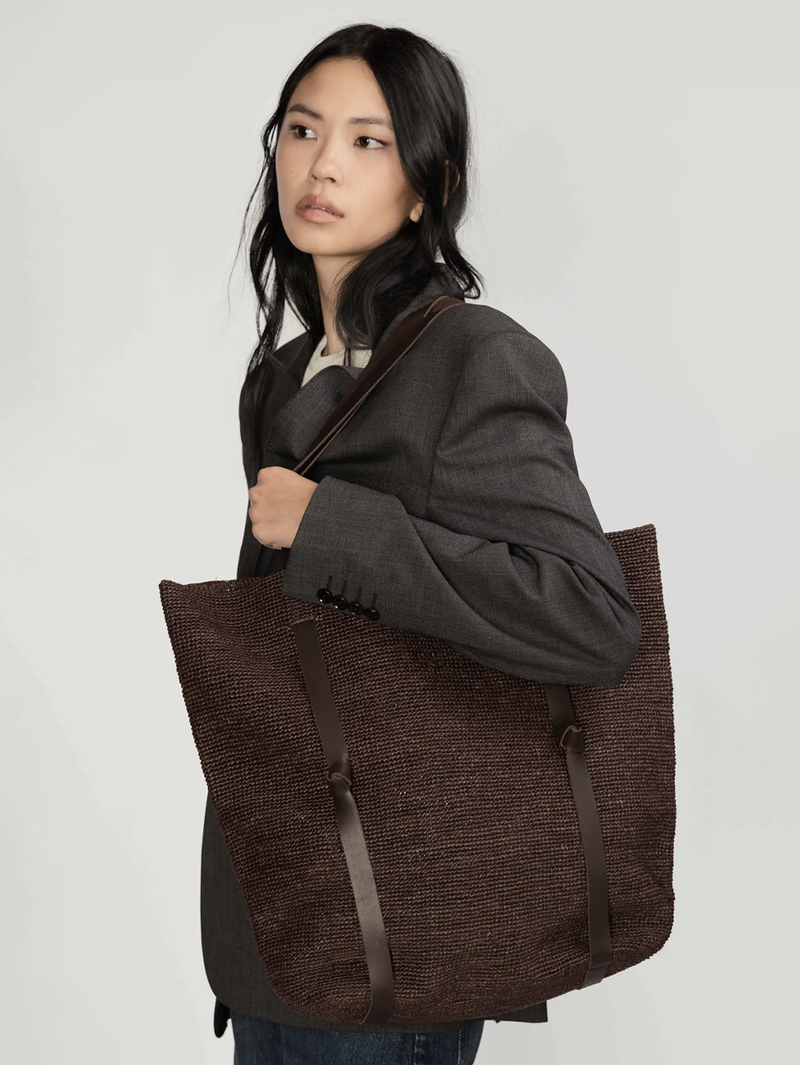 Tanner Raffia Hat Tote Bag in Chocolate