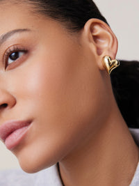 JENNY BIRD Art Heart Symmetrical Button Earrings in High Polish Gold in High Polish Gold – Image 2