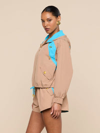 L'AGENCE LARK COLORBLOCKED WINDBREAKER IN LIGHT HAZELNUT/CAPRI BLUE - 3