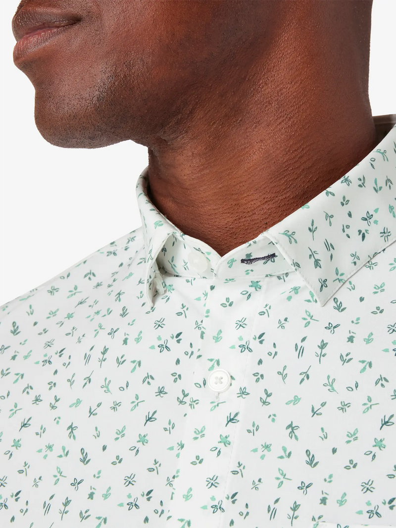 Leeward Short Sleeve Shirt in White Floral Fauna