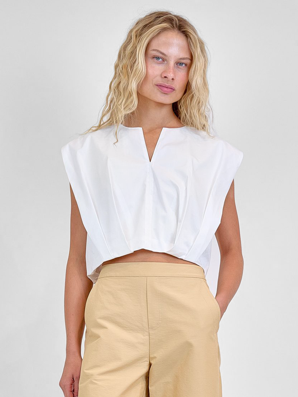 Wrenli Sleeveless Pleated Top