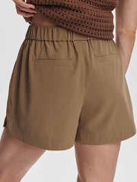 VARLEY Nila Mid Rise Short 3.5 in Taupe Stone – Image 6