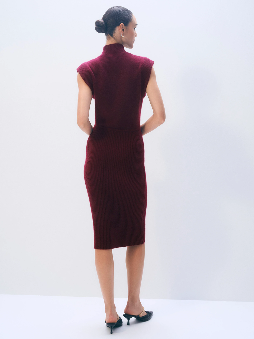 Cashmere Sleeveless Dress in Sangria