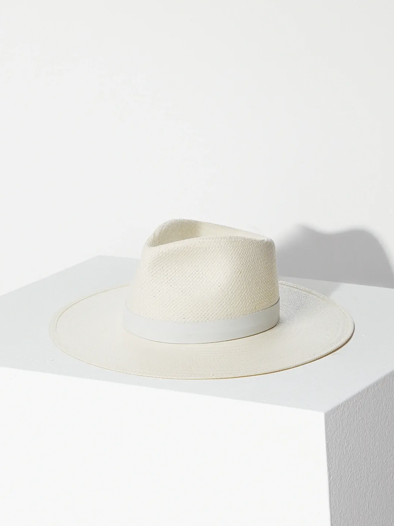 Zoe Hat in Bleach
