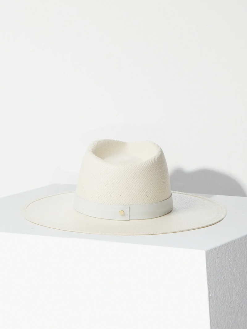 Zoe Hat in Bleach