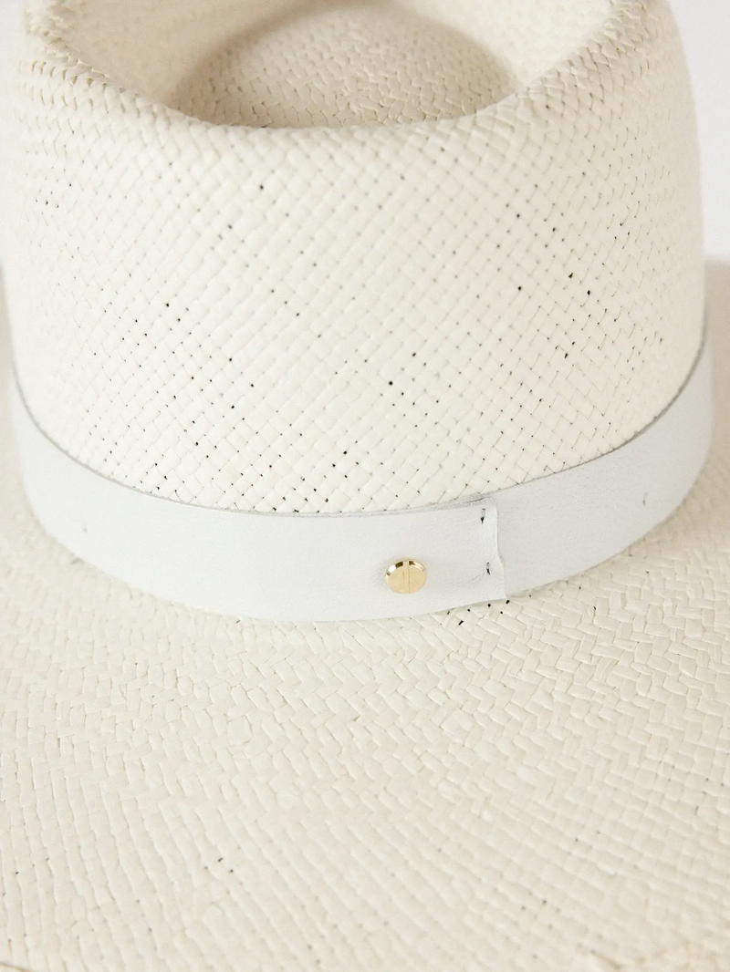 Zoe Hat in Bleach
