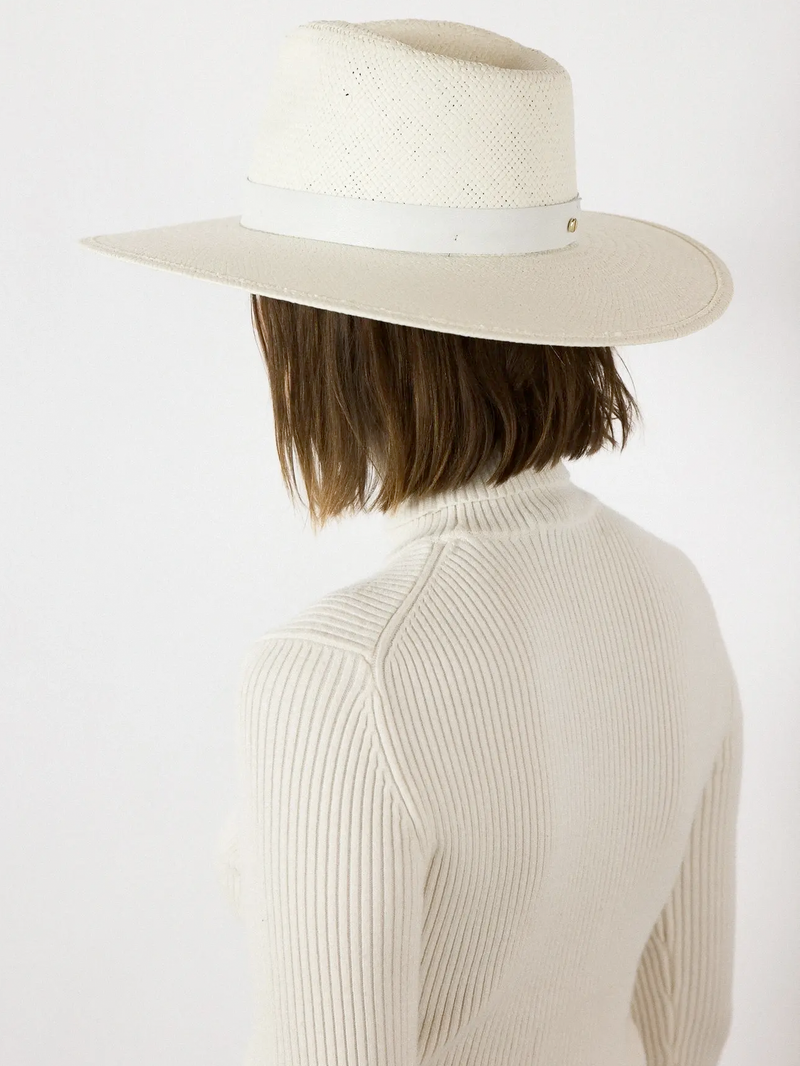 Zoe Hat in Bleach