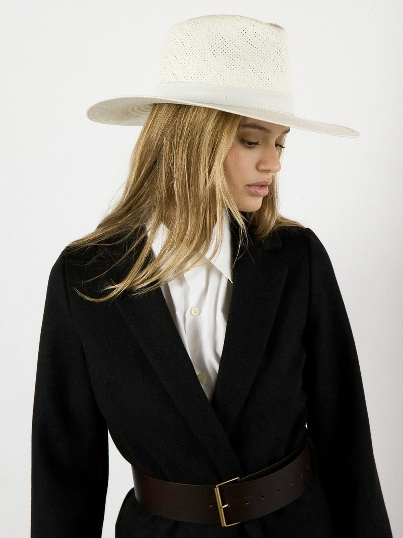 Zoe Hat in Bleach